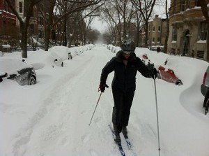 512px-Cross_Country_Skiing_Belden_Ave_Chicago_Feb_2_2011